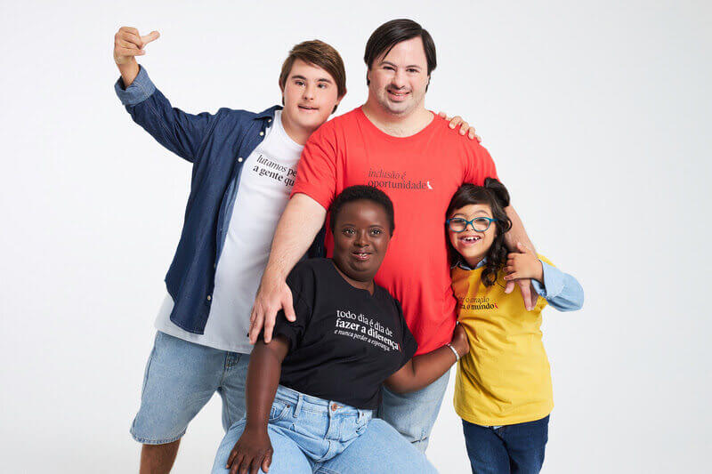 Reserva Mini lança collab de camisetas no Dia Internacional da síndrome de Down