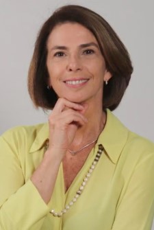 Andrea Menezes assume comando da Marisa